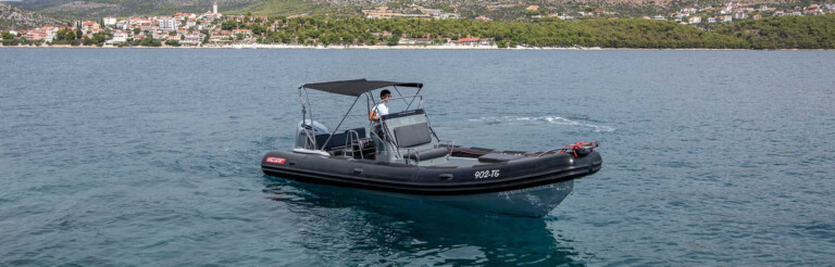 Valiant-760-Rent-a-boat-Trogir-8